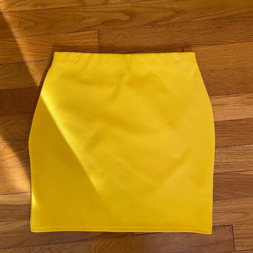Boohoo Bright Yellow Stretch Mini Skirt